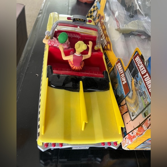 Vintage Crazy Taxi RC Toy - Picture 3 of 4